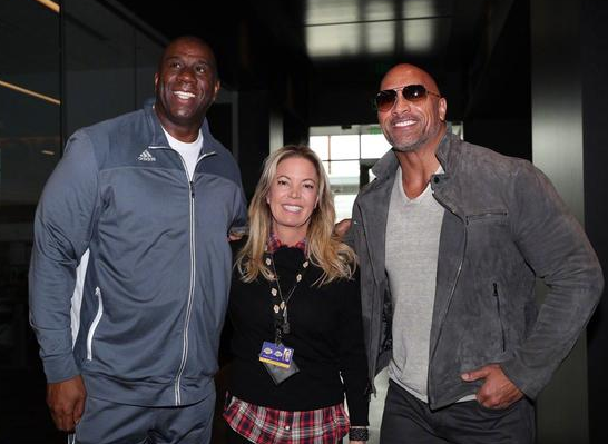 印媒：在梅西提前离场后印度球迷冲入球场大闹，有人受伤（印媒：梅西提前退场后印度球迷闯入球场引发骚乱，致人受伤）