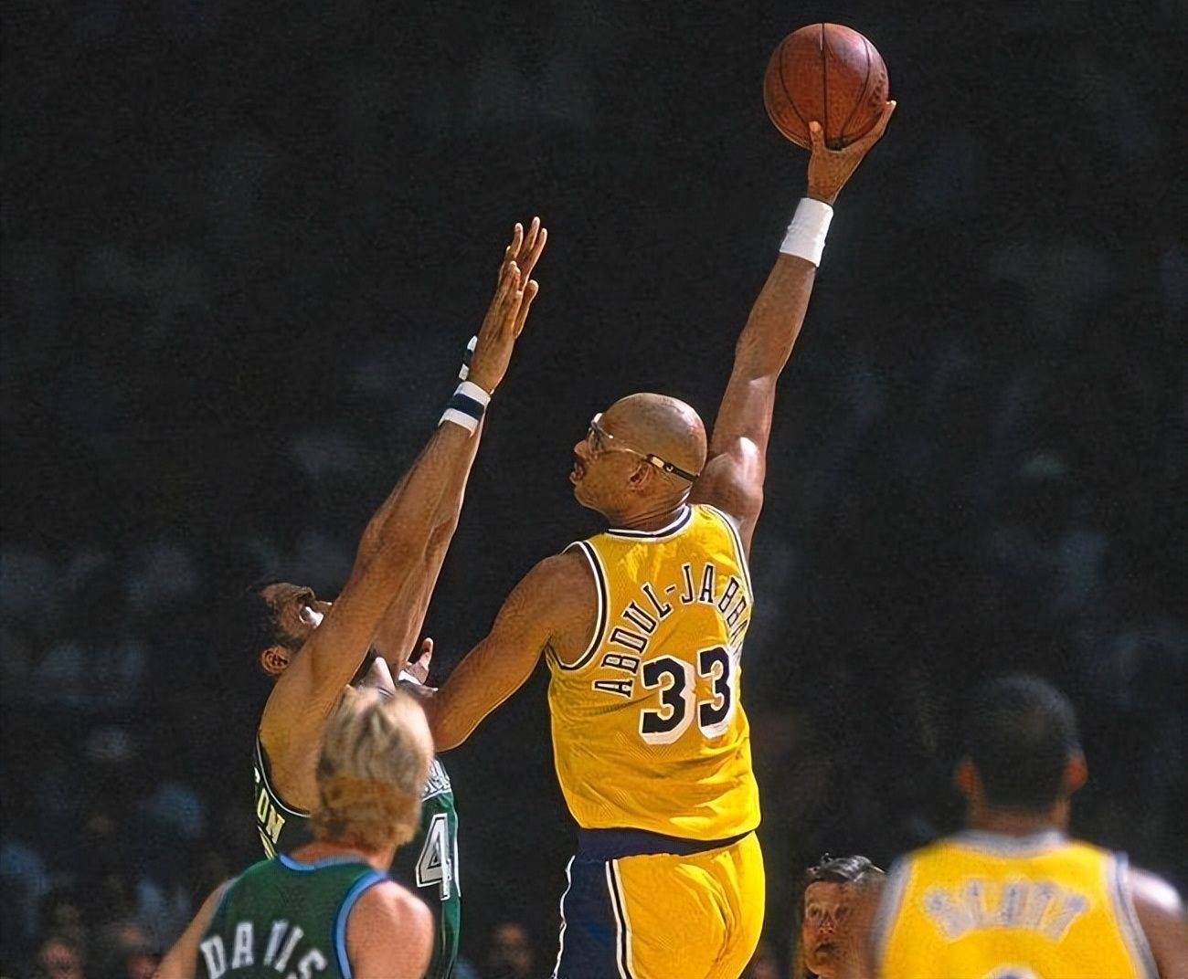 记者：如果出战曼城，姆巴佩可能面临更严重的伤病风险（记者：出战曼城或令姆巴佩面临更高伤病风险）