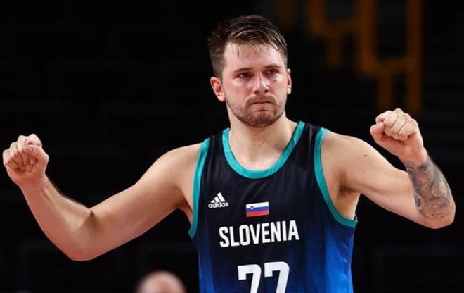 巴萨对阵贝蒂斯大名单：德容、费尔明回归，奥尔莫缺阵（巴萨战贝蒂斯名单出炉：德容、费尔明复出，奥尔莫缺席）