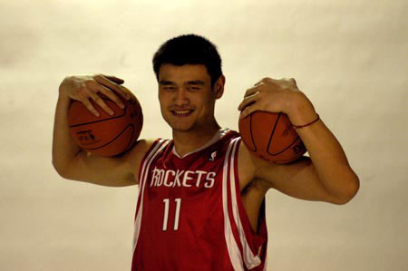 约克21中8，展现高效投篮能力（约克21投8中，投篮效率亮眼）