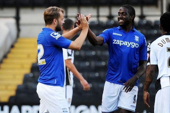 莫雷托：那不勒斯想在冬窗从罗马引进洛伦佐-佩莱格里尼（莫雷托：那不勒斯冬窗有意从罗马签下洛伦佐-佩莱格里尼）