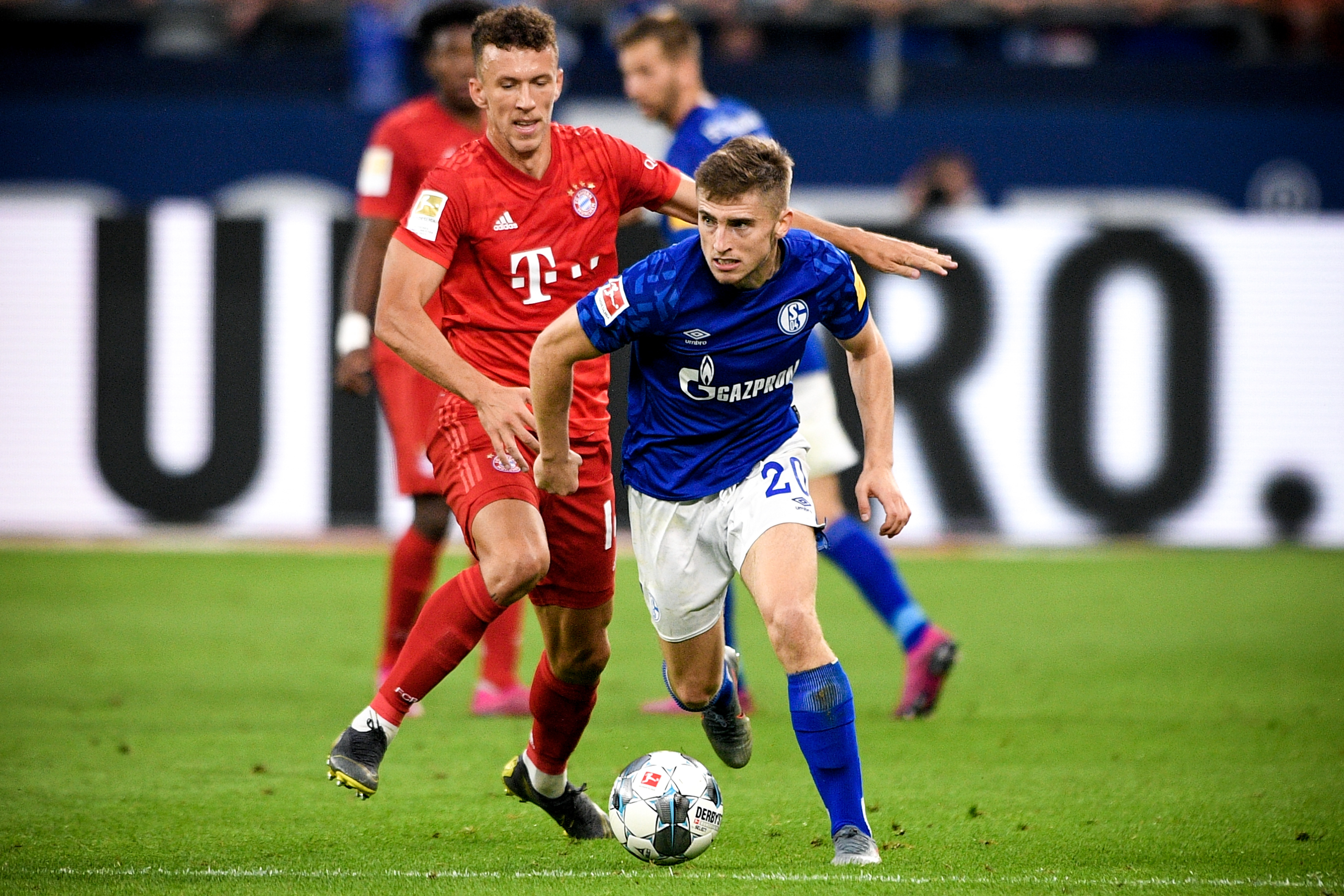 再挖角! 邮报：曼联即将任命纽卡青训招募主管米德利担任相同职位（曼联再度挖角：邮报称纽卡青训招募主管米德利将以同职加盟）