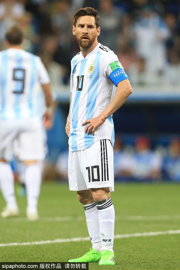 孔帕尼：我不想看到“孔帕尼足球”，我想看到拜仁的风格（孔帕尼：拒绝“孔帕尼足球”标签，目标是拜仁风格）