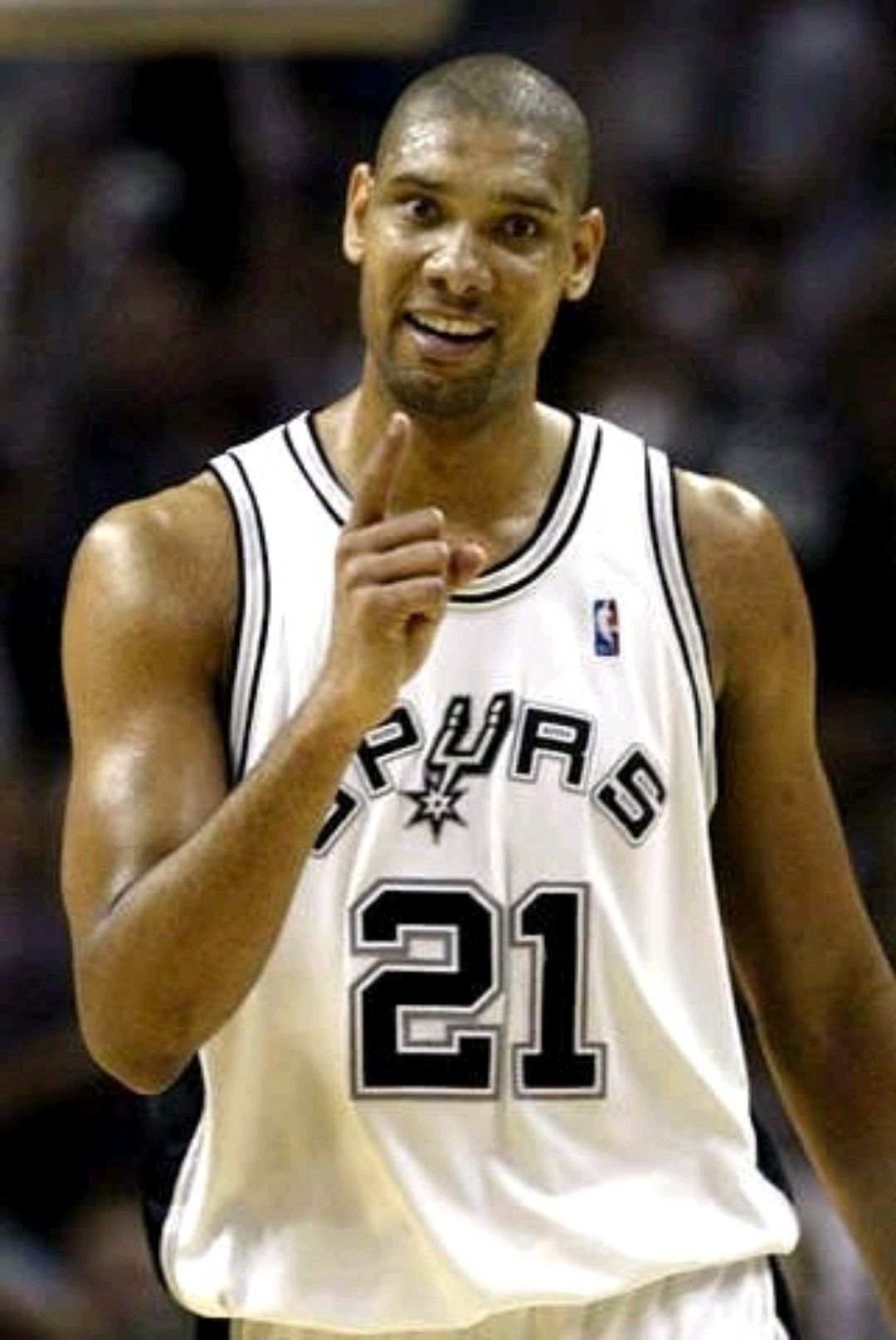 媒体人：海牛称兰克尔·泽经常擅自离队、缺席训练，因此拒绝续约（媒体人透露：海牛因兰克尔·泽屡次擅自离队缺训，决定不再续约）