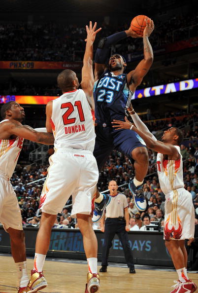 湖人争冠之路再遇挑战（湖人夺冠征程再遭考验）