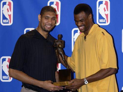 足球中超争冠球队连续丢分，冠军悬念陡增（中超争冠球队接连丢分，冠军悬念升温）