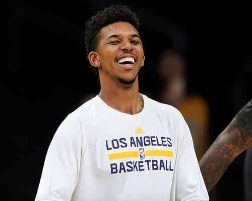 传闻：蓝鹰埃弗顿关注梅斯16岁前锋，身高193已亮相法甲（据报道：蓝鹰埃弗顿有意梅斯16岁前锋，193cm新星已完成法甲首秀）